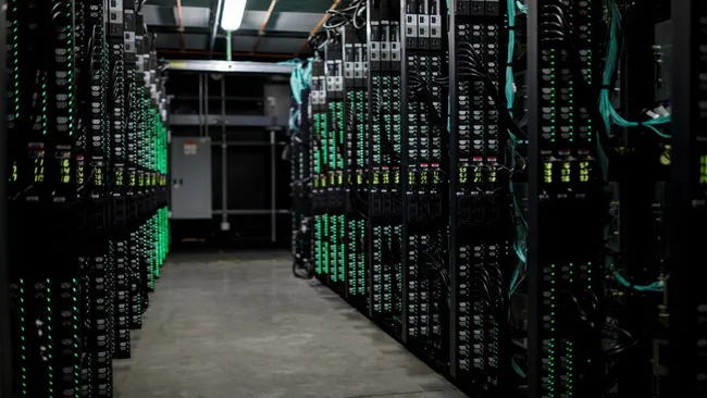 研究警示:美国 AI 基建投入规模空前,潜藏系统性金融风险